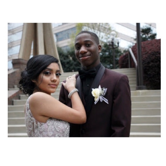 Meet your Posher, Jennifer - Picture 2 of 2